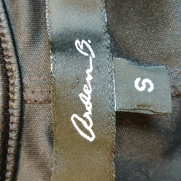 Arden B-Classy LaceDress - Picture 5 of 7